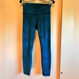 Lululemon Athletica Blue & Black High-Waisted Wunder Under Compression SZ 8